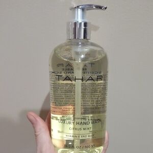 Tahari Citrus Mint Hand Soap with Vitamin E and Aloe, Nwt